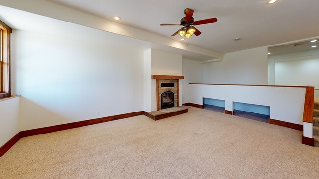 2713 61st Street Ln, Vinton, IA 52349 - photo 2