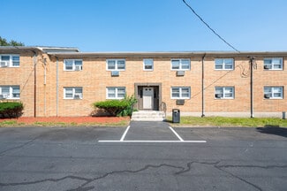 24 Deerfield Ct Unit D, East Hartford, CT 06108