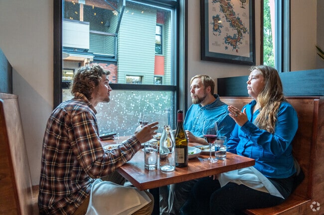 Enjoy a great meal and a glass of wine at several area restaurants near the University neighborhood.