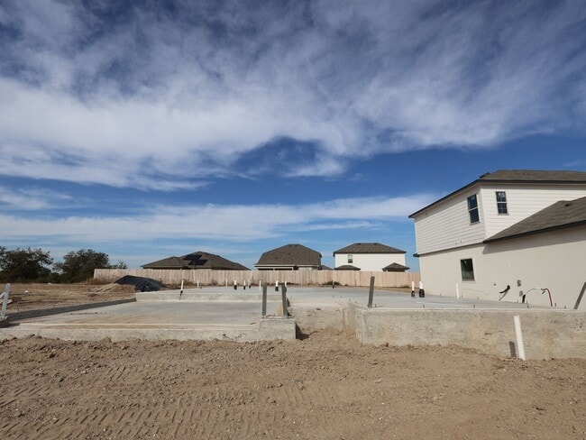 8507 Rucker Pond Trail, San Antonio, TX 78252 - photo 4