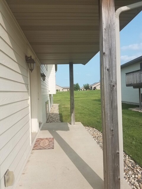8200 S Hughes Ave unit 1, Sioux Falls, SD 57108 - photo 2