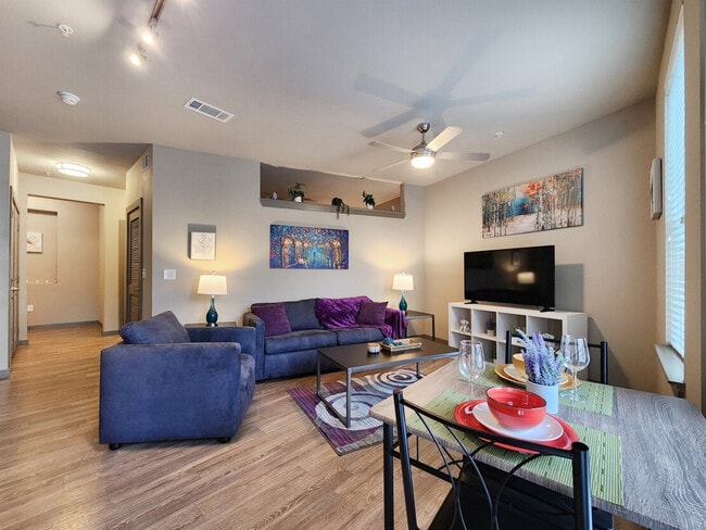1800 Devonshire Crescent unit ID1359148P, Houston, TX 77030 - photo 6
