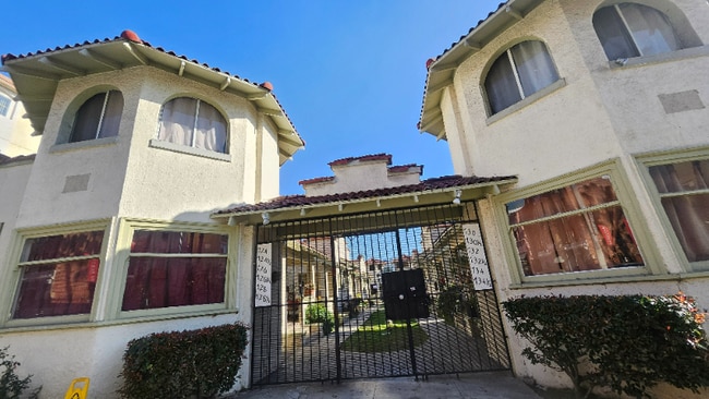 728 S Carondelet St unit 728, Los Angeles, CA 90057 - photo 3