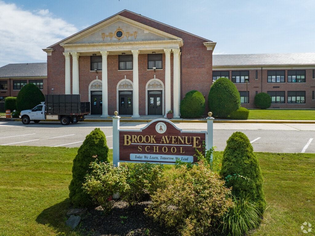 Welcome to Brook Ave Elementary School in Bay Shore.