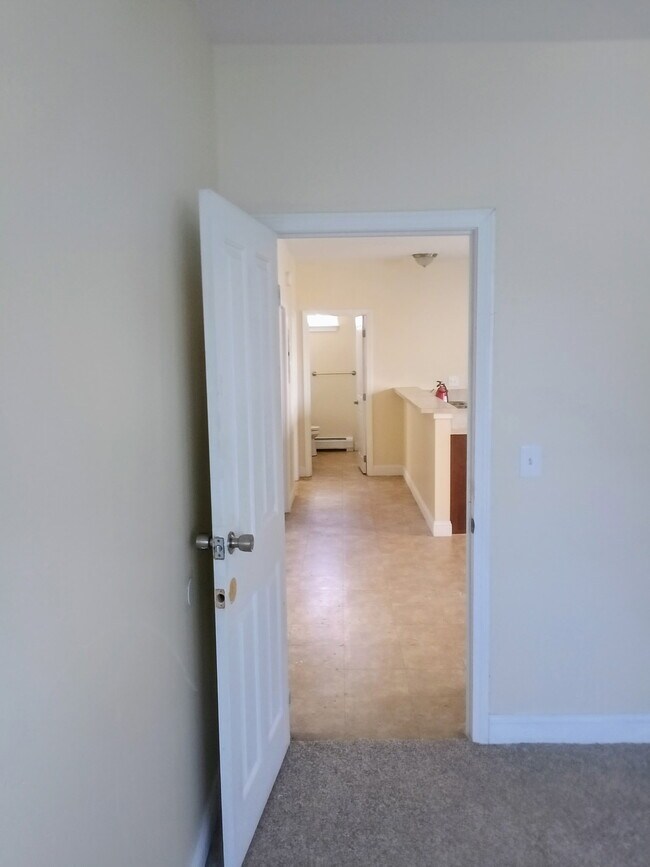 49 Rimmon St unit 1, Manchester, NH 03102 - photo 6