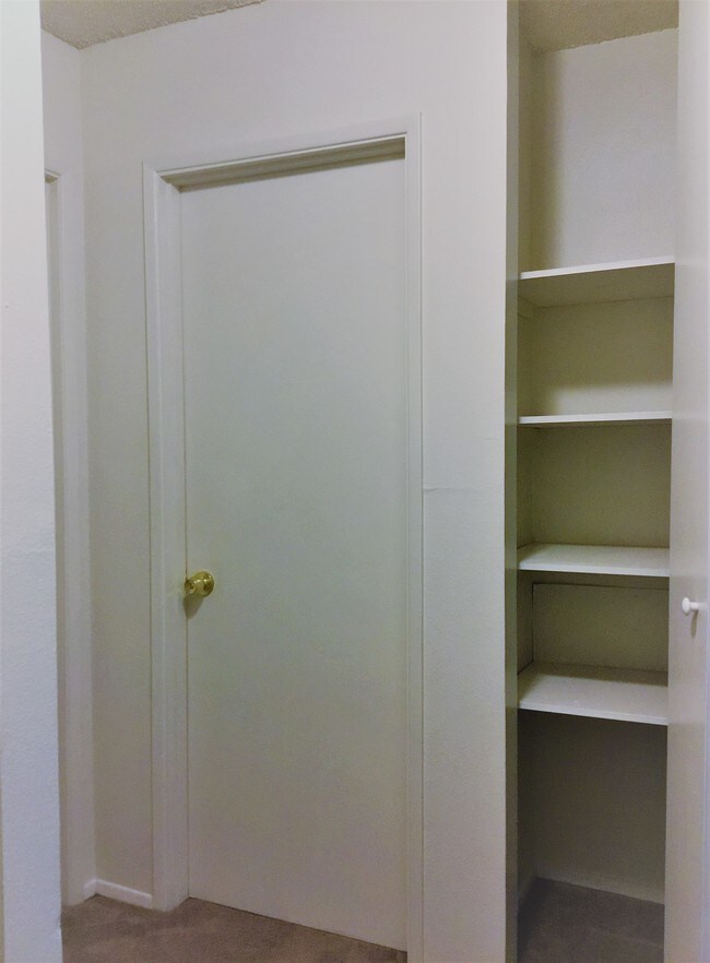 1 BED 1 BATH: HALLWAY/ STORAGE SPACE