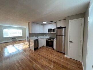 50 Evergreen St Unit 15, Boston, MA 02130