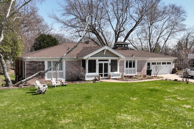 Ranch-style homes line Siems Court in Arden Hills.