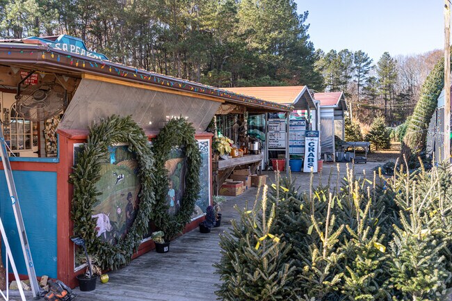 Fresh seafood, meat, dairy, and produce can be found at Chesapeake’s Bounty in St Leonard.