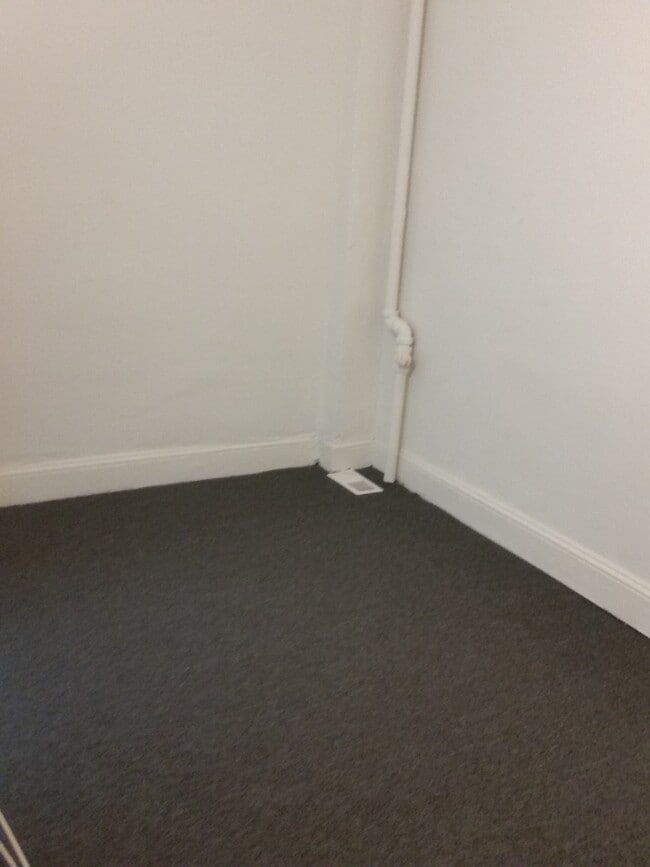 2134 E Oliver St, Baltimore, MD 21213 - photo 3