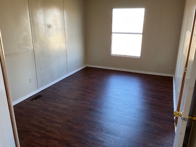 216 Troy View Dr, Troy, TX 76579 - photo 7