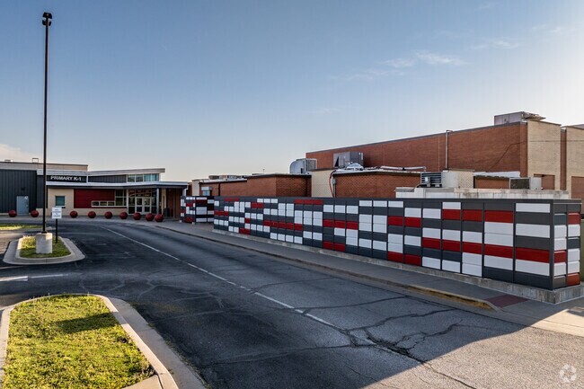 The Carl Junction Primary K-1 School is part of the Carl Junction public school district.