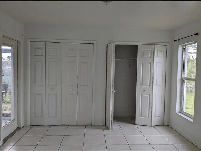 1031 Abrams Blvd unit One side duplex, Lehigh Acres, FL 33971 - photo 5