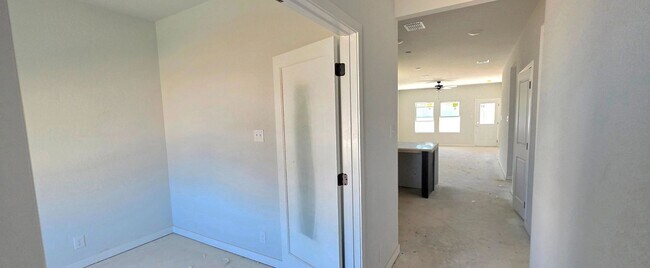 12804 Hill Plains Dr, Schertz, TX 78154 - photo 4