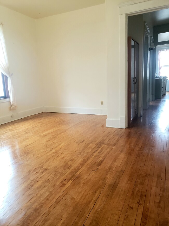 1815 10th Ave S Unit 3, Minneapolis, MN 55404