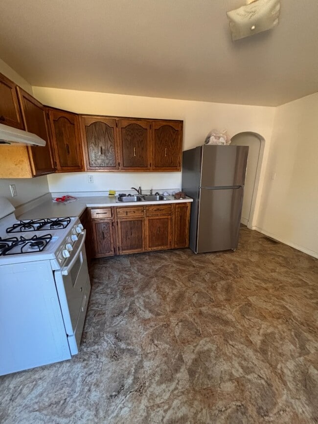 1524 E Whitmer St, Decatur, IL 62521