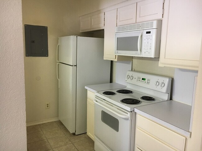 3206 S Fielder Rd unit 107, Arlington, TX 76015 - photo 3