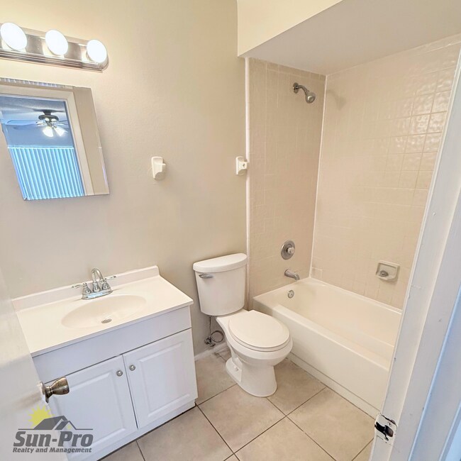 417 Banana Cay Dr unit H, South Daytona, FL 32119 - photo 2