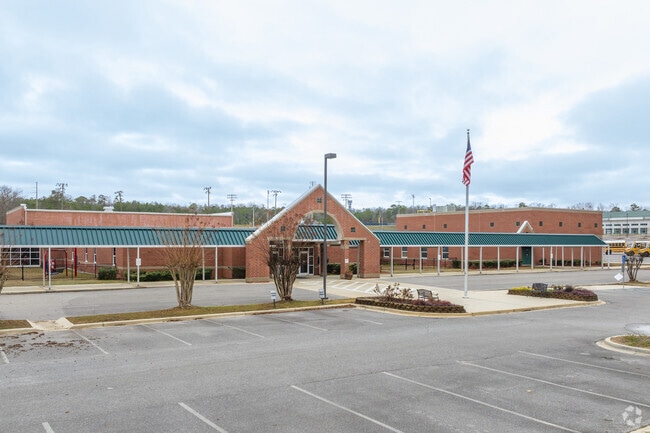 Oak Mountain Intermediate School has around 650 students enrolled.