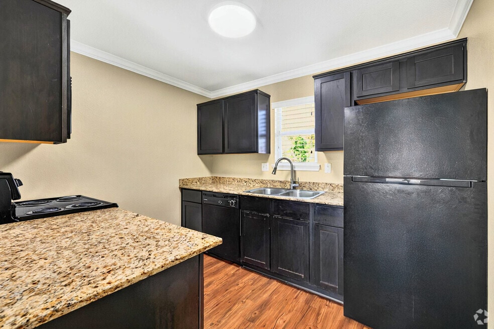 The Grove at 43rd, Houston, TX 77018 - photo 1