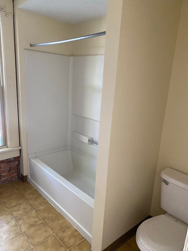 1427 Hunter Ave, Columbus, OH 43201 - photo 7