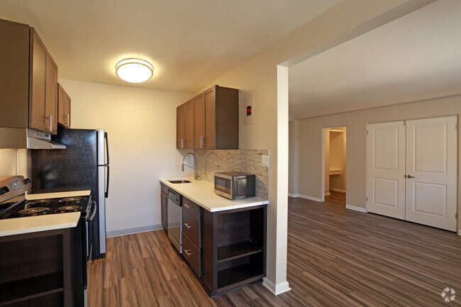 Camellia House, Denver, CO 80203 - photo 2
