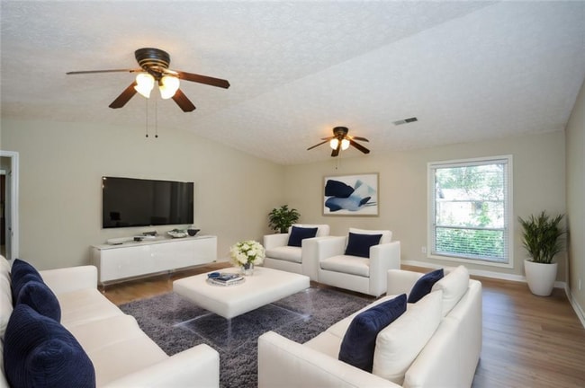 3237 Creek Hollow Dr, Marietta, GA 30062 - photo 5