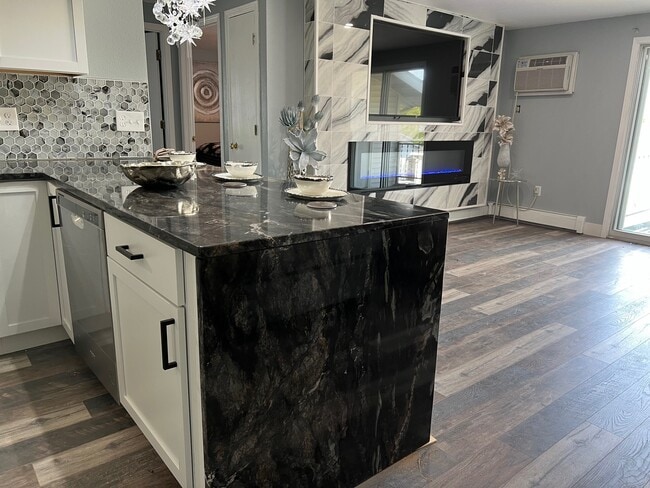 N Kensington Drive, Appleton, WI 54915 - photo 2