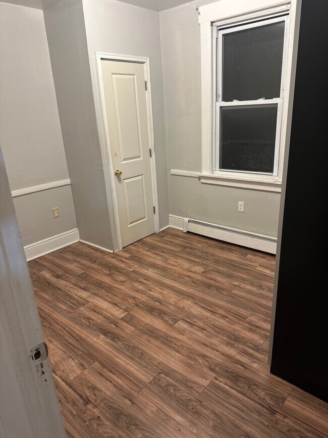 20 E Henry St unit 1, Linden, NJ 07036 - photo 2