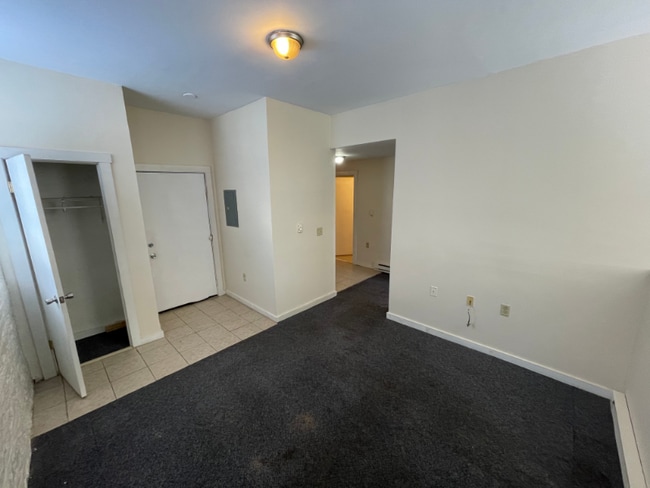 41 Academy St unit B-2, Amsterdam, NY 12010 - photo 3