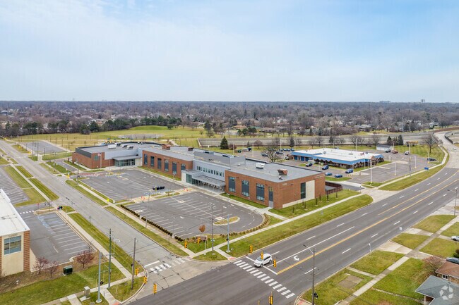 Beth Jacob in Oak Park has a modern campus and facilities.