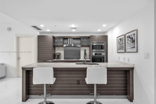 200 Biscayne Blvd unit 3908, Miami, FL 33132 - photo 5