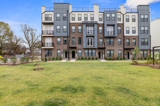 1206 Coach Sta Alley, Raleigh, NC 27601 - photo 5