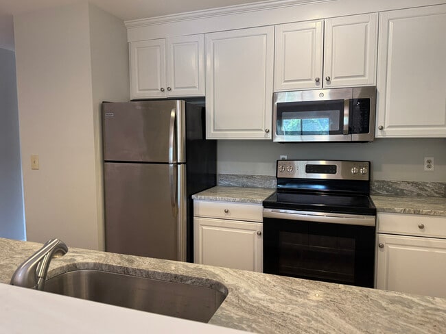 96 Danbury Rd unit G, Ridgefield, CT 06877 - photo 5