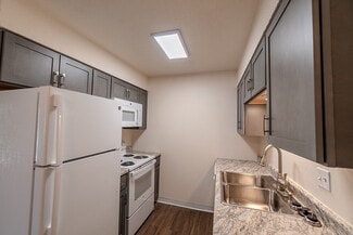 2072 E Bennett, Springfield, MO 65804