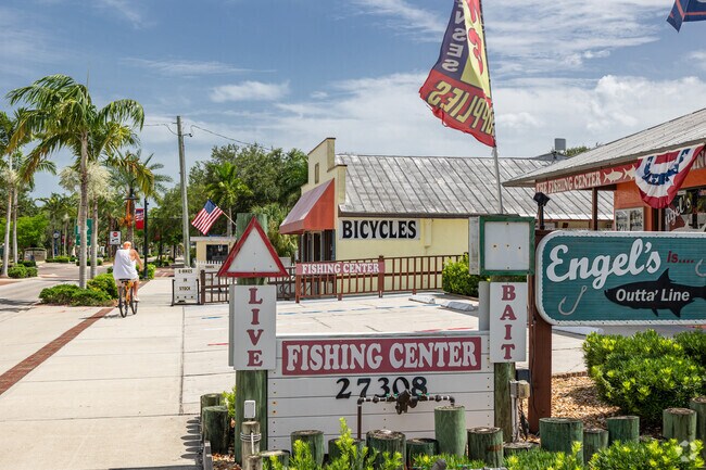 Bonita Shores is close to downtown Bonita Springs, and accessible by bicycle.