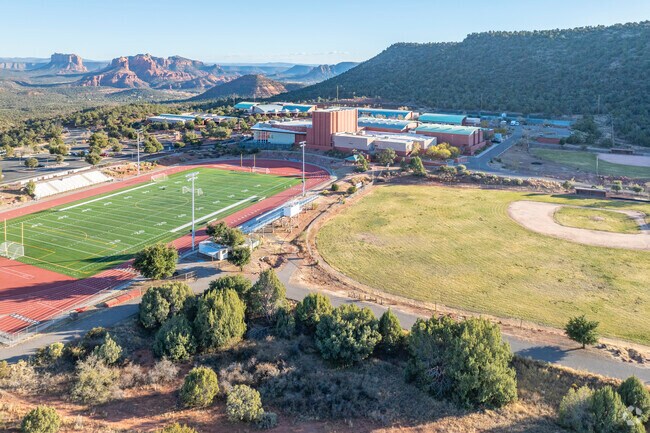 Sedona Red Rock Junior/Senior High School gets a B- from Niche.com