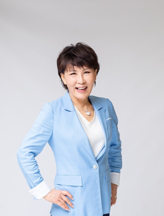 Esther Chong