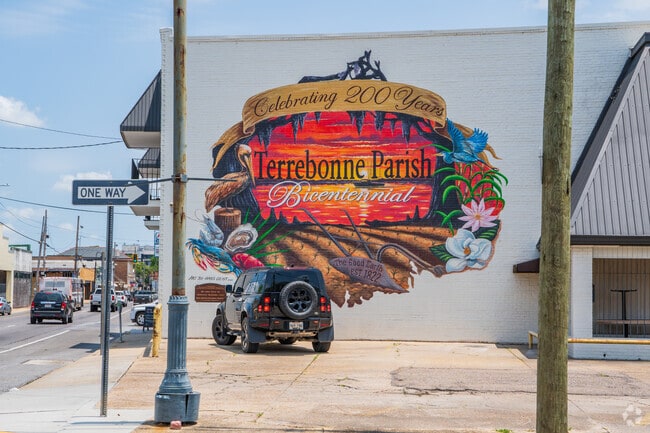 Presquille is a smaller suburb that sits within the Terrebonne Parish and is about ten to fifteen minutes east of Downtown Houma.