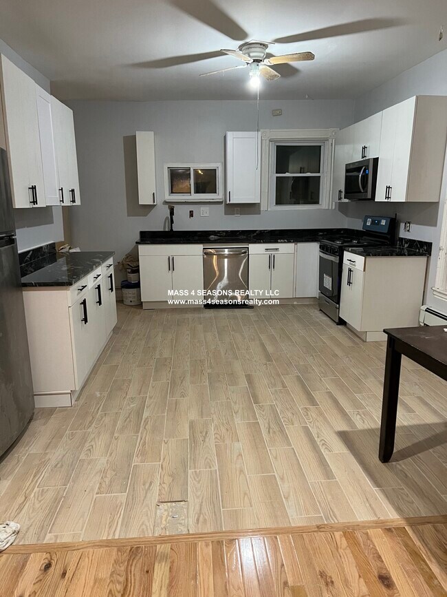 1 Gannett St unit 2, Dorchester, MA 02121 - photo 3