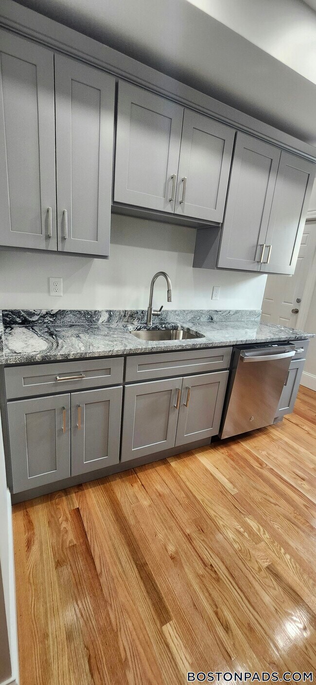 17 Verrill St unit 2, Boston, MA 02126 - photo 6