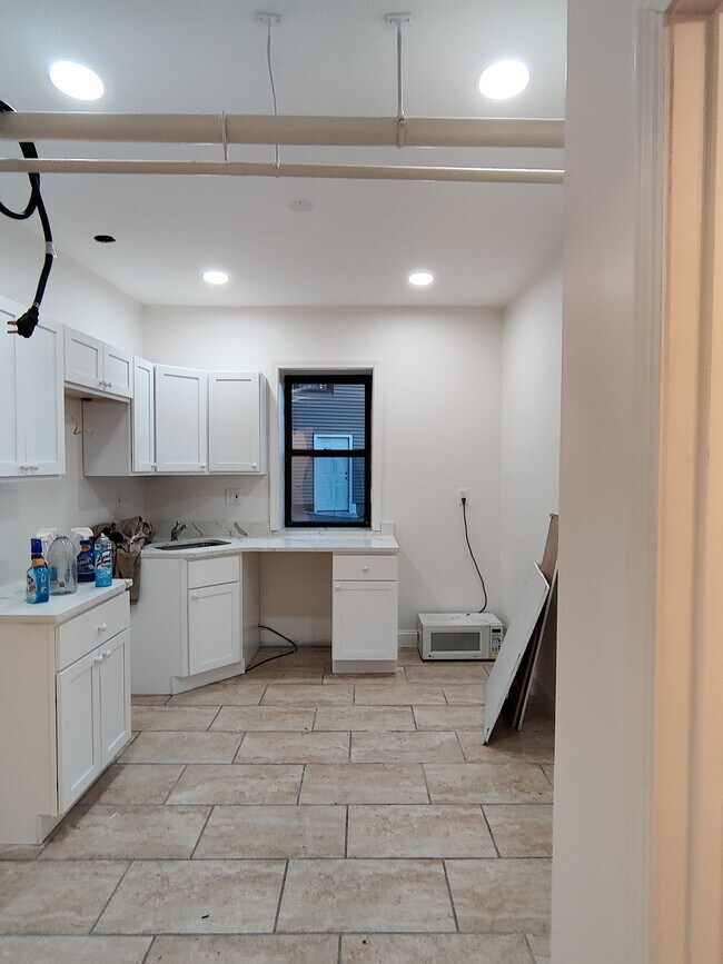 27 Egremont Rd unit 1, Brighton, MA 02135 - photo 5