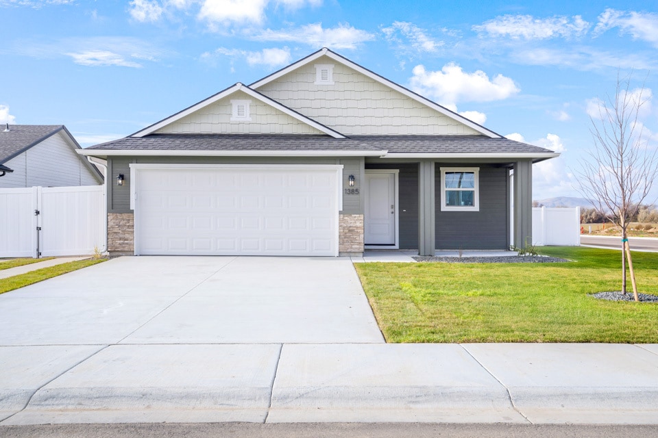 1385 Cresent St, Weiser, ID 83672 - photo 1