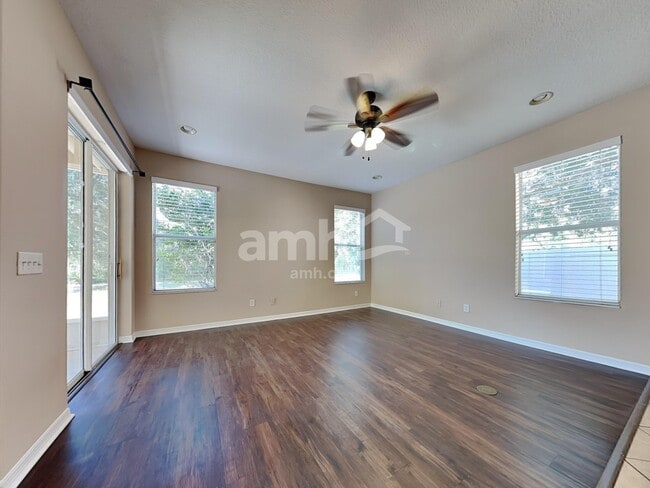 1307 Gentilly Ln, Wesley Chapel, FL 33544 - photo 7