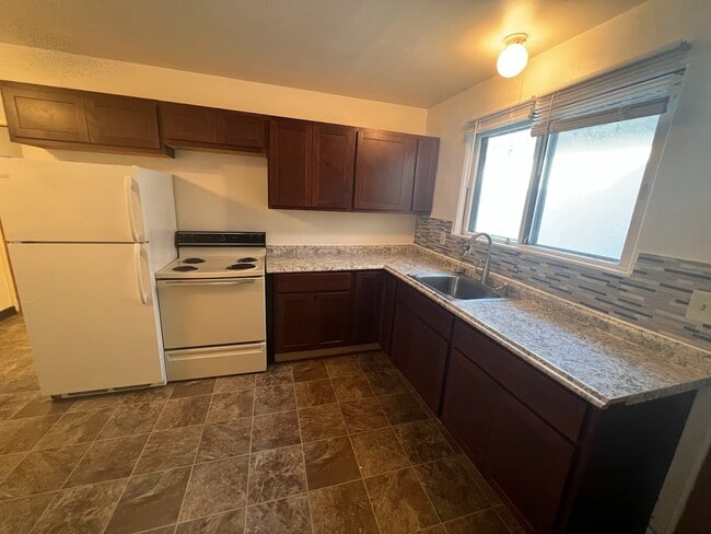 3502 Dawes St, Madison, WI 53714 - photo 5