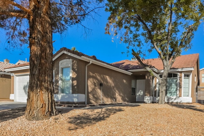 1864 Praline Cir, Las Vegas, NV 89142 - photo 3