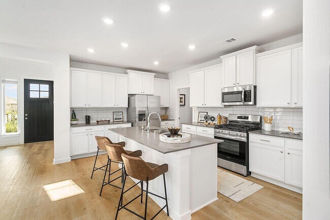 110 Orange Blossom Ct unit 38030746, Mont Belvieu, TX 77535 - photo 4