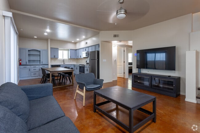 5BR, 2BA - 1,839SF - Living Room
