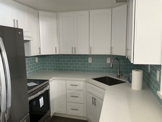 200 Dunecrest Ave, Monterey, CA 93940 - photo 4