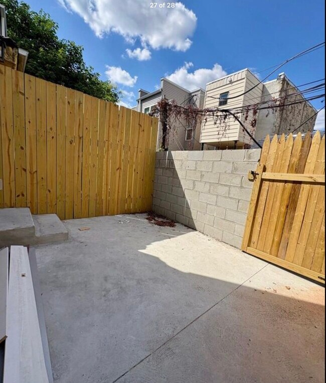 2609 Earp St, Philadelphia, PA 19146 - photo 4